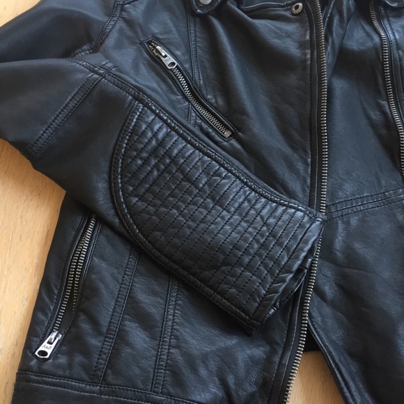 A&F womens faux leather jacket US Small - Picture 4 of 5